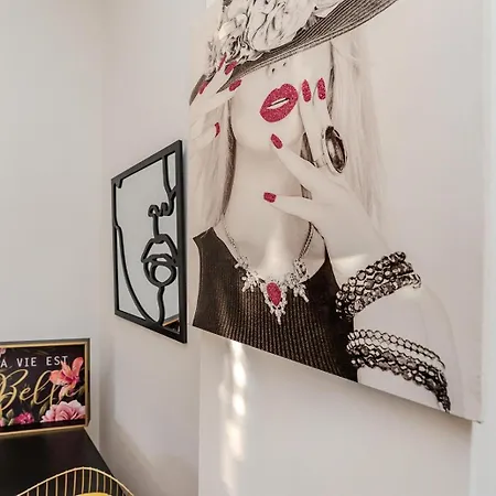 Apartment La E Bella