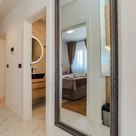Apartment La E Bella